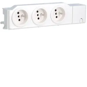 Objednat Nyní HAGER VZ00ASF Zásuvka 3 násobná 230V, otočná o 90°, na DIN lištu / montážní desku