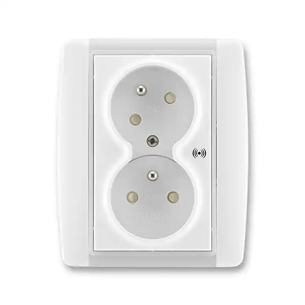 ABB 5583E-C02357 01, ELEMENT Zásuvka 2násobná s nat.dut., s př.ochr.; bílá/ledová bílá Ihned K Objednání