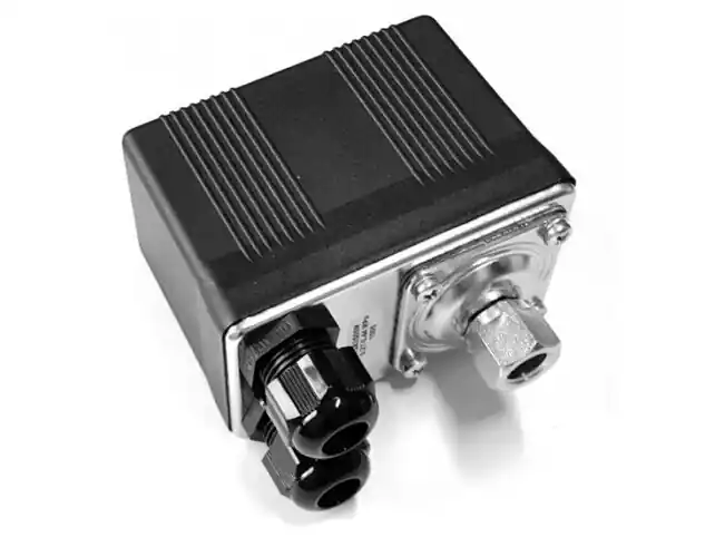 ZPA TSA3S10M/0,65-0,90MPa Tlakový spínač, převlečná matice G 1/4" *09075 Ihned K Objednání