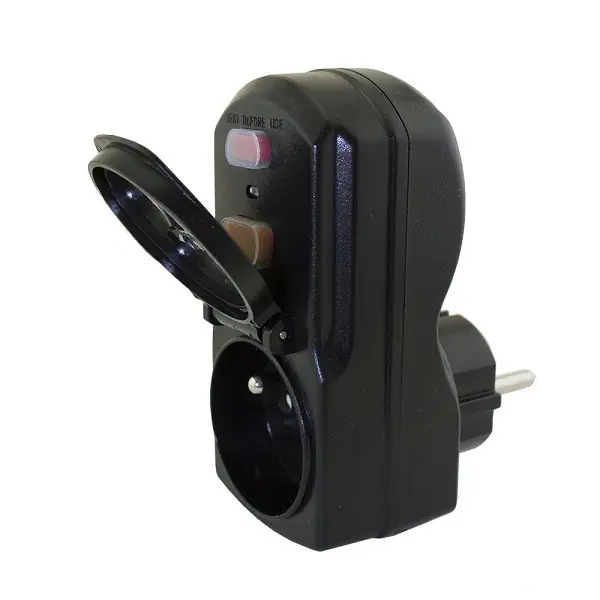 Celosvětová Doprava Proudový chránič do zásuvky 16A/230V 30mA, IP54